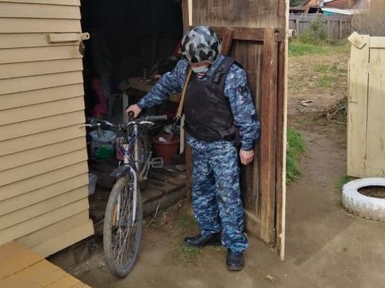 В Бурятии из ограды угнали велосипед за 8 тысяч рублей