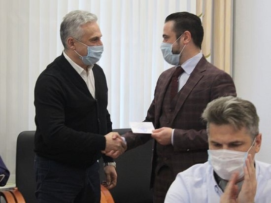 Главврачу ярославской больницы выдали мандат