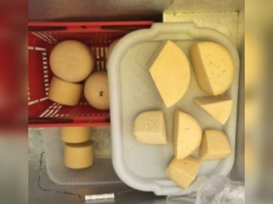 В Рязани на ярмарках продавали сыр и молоко без документов