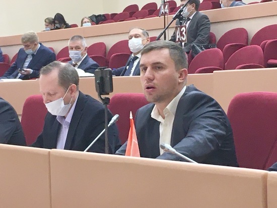 Депутаты-коммунисты потребовали остановить заседание областной думы