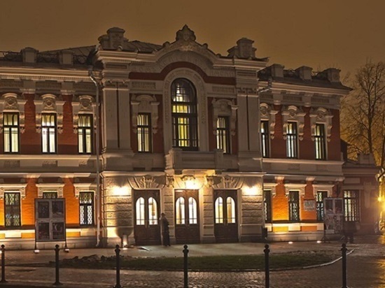 Псковский театр открыл продажу билетов на ноябрь