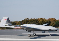 Для украинской армии планируется закупить в Турции дополнительную партию беспилотных летательных аппаратов (БПЛА) Bayraktar TB2