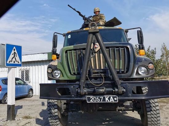 Военная техника въехала на центральную площадь столицы Кыргызстана
