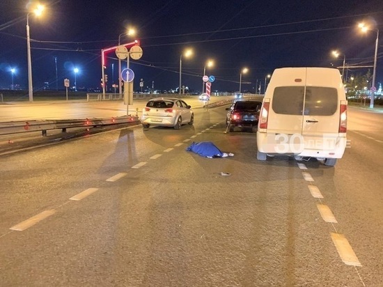 В Казани под колесами авто на улице Декабристов погибла женщина