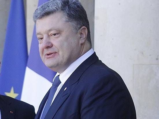 СМИ узнали о состоянии зараженного коронавирусом Порошенко