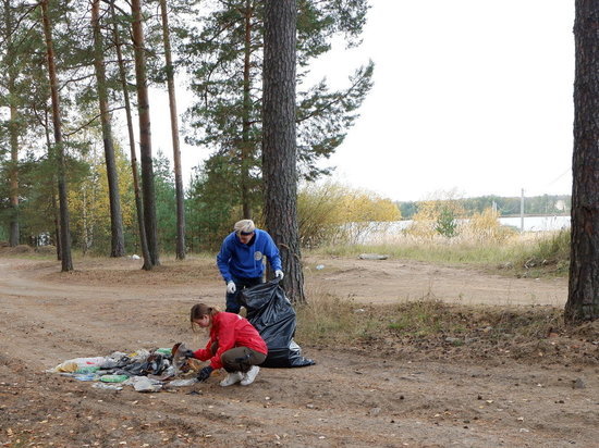 «Молодежка ОНФ» очистила территорию Улыбышевских карьеров от мусора
