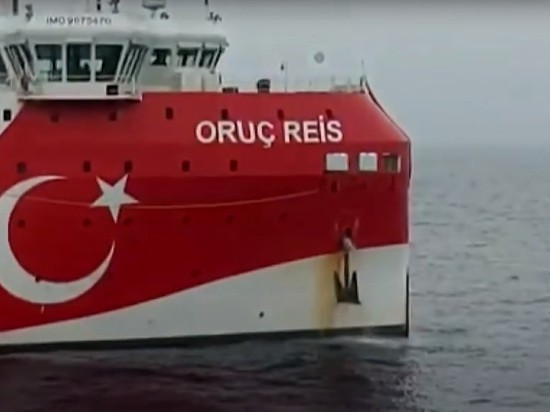 СМИ: Турция направляет свое судно в регион, где это может привести к конфликту