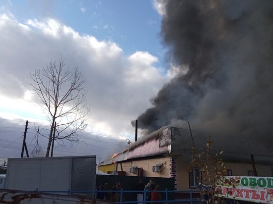 В Бурятии произошел крупный пожар в торговом центре