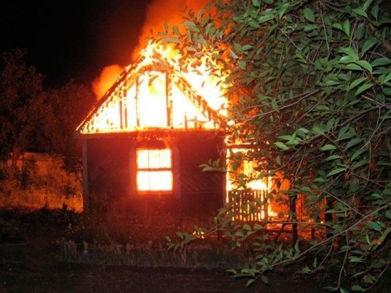  В Ивановской области загоревшийся дом тушили 16 пожарных