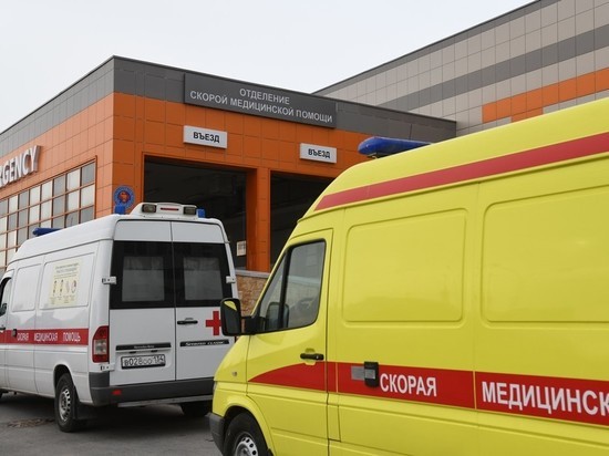 В Волгограде опрокинулась иномарка, пострадал человек