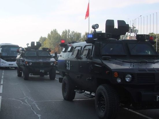 Президент повторно ввел режим ЧП в столице Кыргызстана
