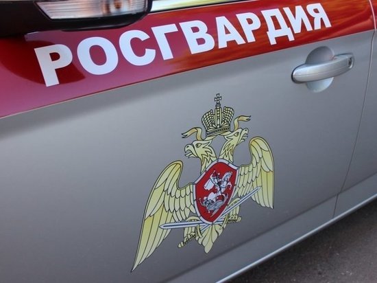 В Курской области сотрудник Росгвардии помог потушить пожар