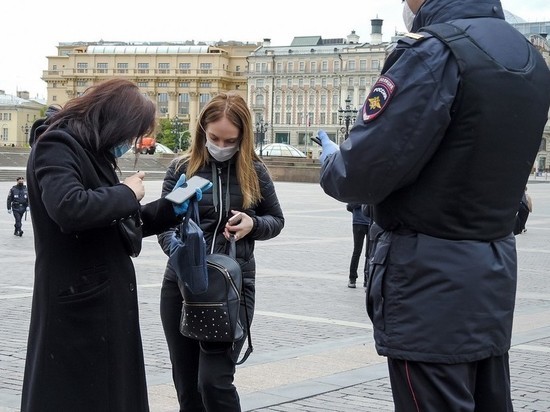 Политолог Баширов предложил метить повязками статус коронавируса у людей
