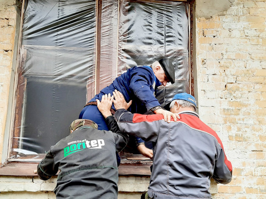 Рязанцы помогают восстанавливать военный городок в Скопинском районе