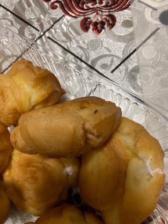 Пирожные с плесенью и живыми жуками купили жители Нового Уренгоя в «Пятерочке»