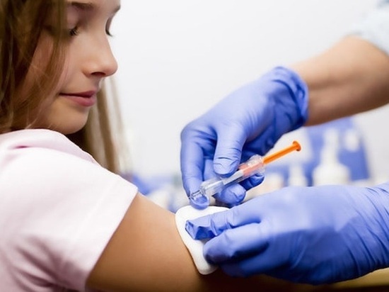 Более 20 тысяч школьников Якутска привились от гриппа