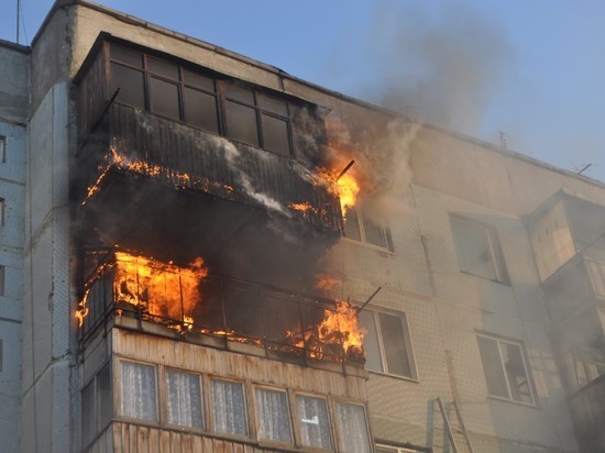 В Новороссийске из горящей многоэтажки эвакуировали 60 человек
