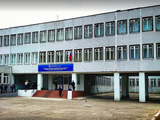 Школу в Сосновоборске отправили на досрочные каникулы из-за COVID-19 у учителей