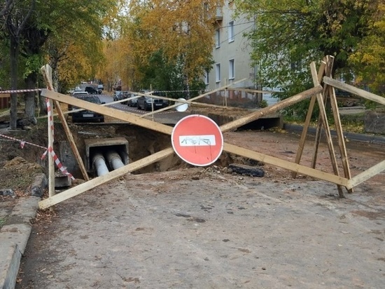 В Кирове предприятие самовольно перекрыло дорогу на улице Свободы