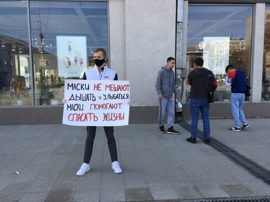 В Саратове начали раздавать бесплатные медицинские маски