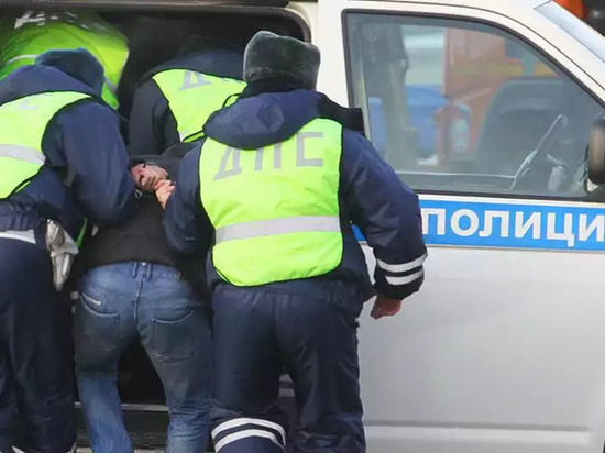 Житель Черногорска попал под уголовку, за то, что ударил инспектора дорожной полиции