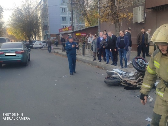 Легковушка и мотоцикл столкнулись в центре Калуги