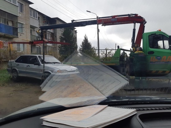 Житель Тверской области увидел полицейских, попытался спрятаться во дворе и утверждал, что не был за рулем
