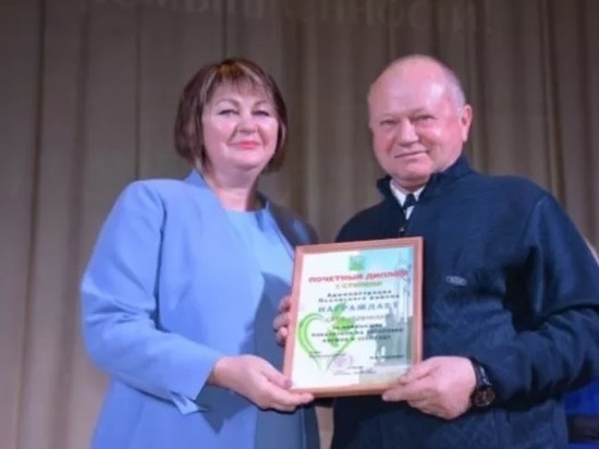 Работников сельского хозяйства поздравили в Псковском районе