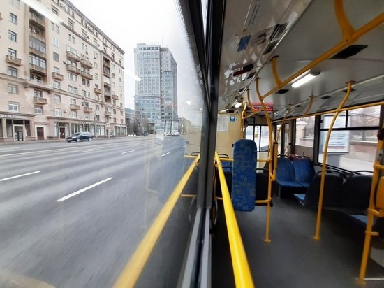 Выяснилась причина избиения пассажира водителем автобуса в Москве: не из-за маски