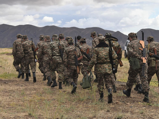 Азербайджанским военным пообещали коридор для выхода из окружения