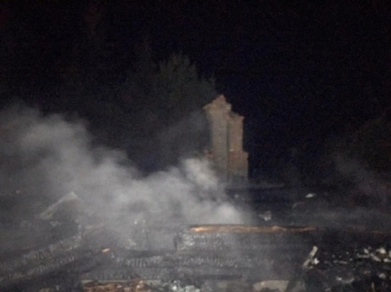 Пожилой мужчина сгорел на пожаре своего дома в Калужской области