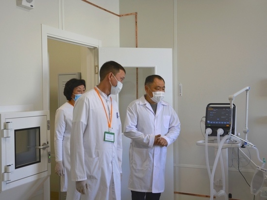 358 жителей Тувы начали работу в новом медцентре