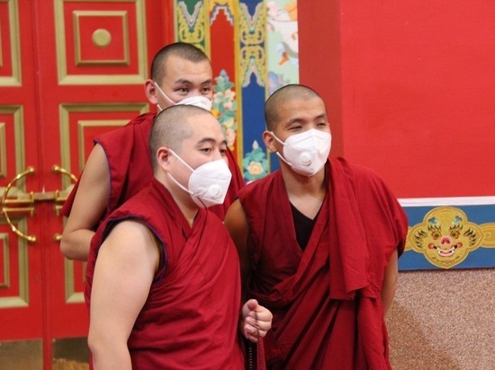 Калмыцкие студенты  монастыря Дрепунг Гоманг сдали экзамены дома
