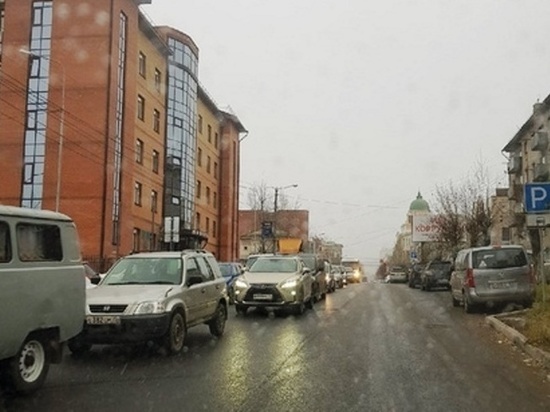 Движение частично перекрыто из-за пожара на Лазо-Ярославского в Чите