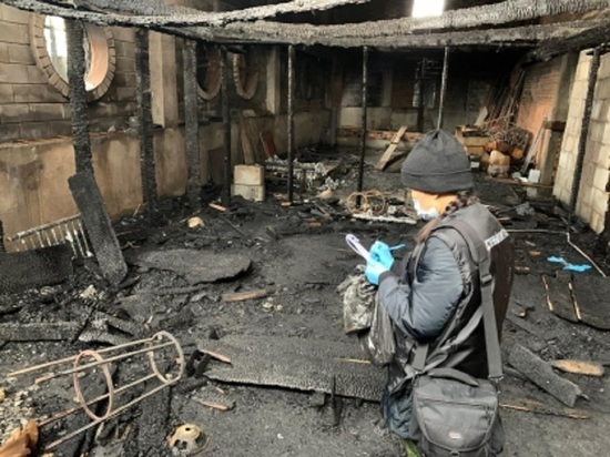 В Горно-Алтайске погиб молодой бармен при пожаре в кафе