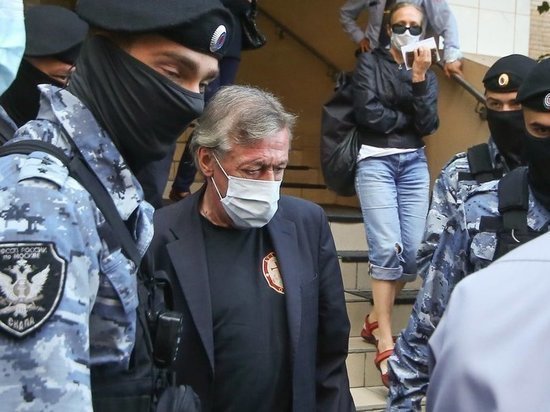 Адвокаты Ефремова принесли в суд 2,4 миллиона рублей