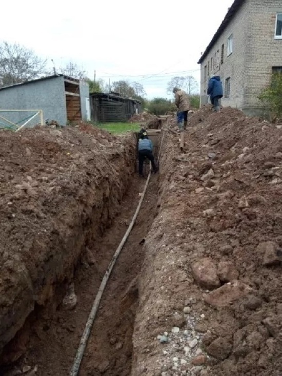 Водопровод модернизируют в псковской деревне Щиглицы