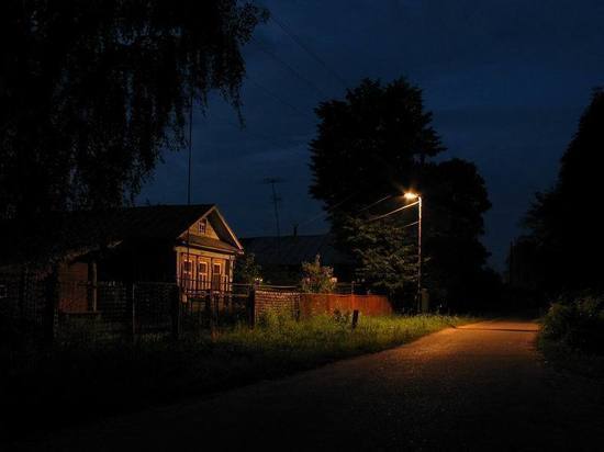Вор в Тверской области сбежал посреди ночи с микроволновкой и телевизором