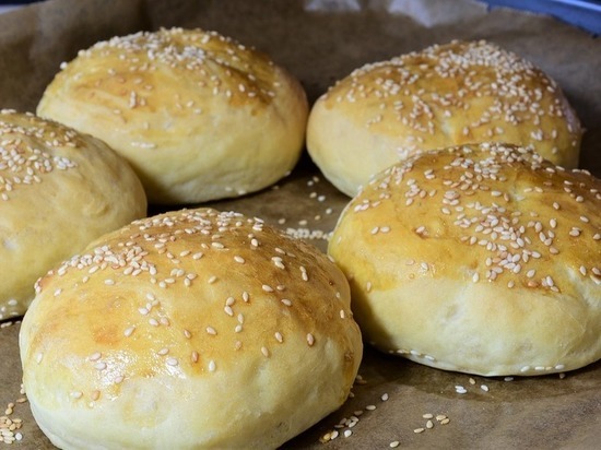 Почти два центнера опасного хлеба в Оренбургской области снято с продажи