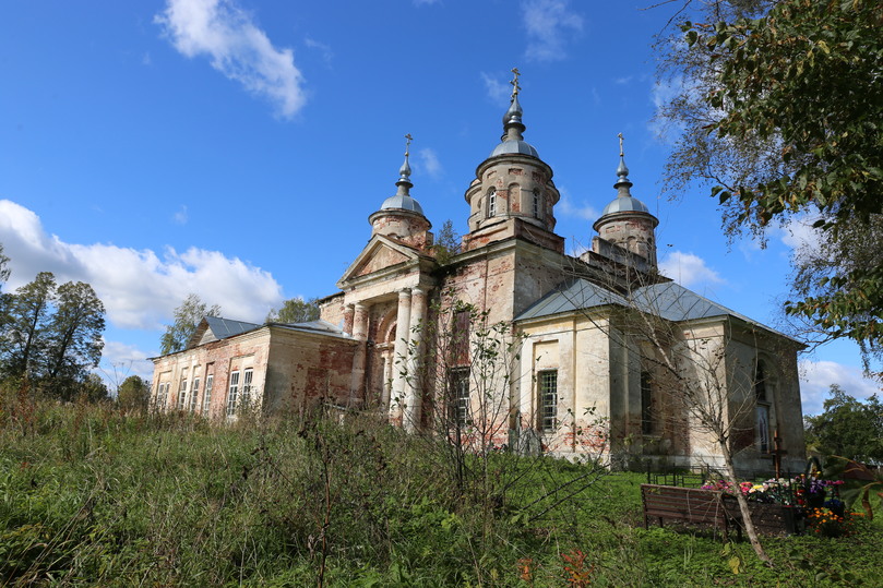 Никольская Церковь в селе Полтево