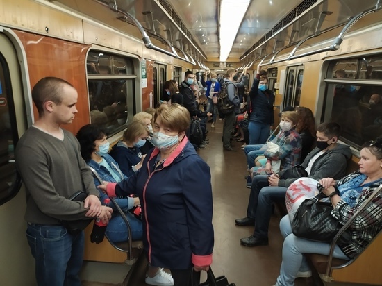В Новосибирске будут ловить нарушителей масочного режима в метро