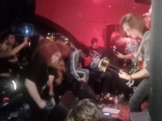 В баре Волгограда разогнали рок-концерт из-за нарушения санитарных мер