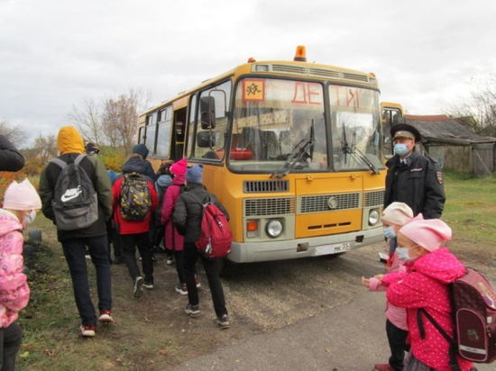 В Киржачском районе сотрудники ГИБДД проверили безопасность перевозки школьников в автобусах