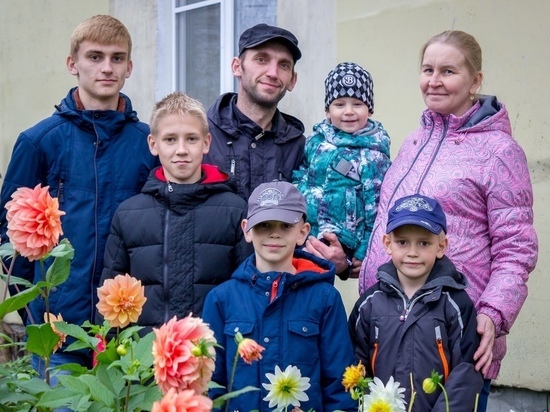Многодетная семья из Тверской области борется за микроавтобус в конкурсе