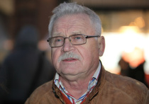79-летнего советского и российского актера, режиссера, сценариста Сергея Никоненко врачи еле успели спасти в реанимации