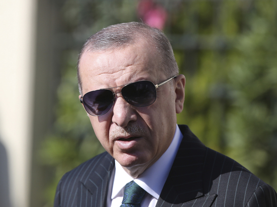 Париж назвал неприемлемым заявления президента Турции: не соболезновал по обезглавленному учителю