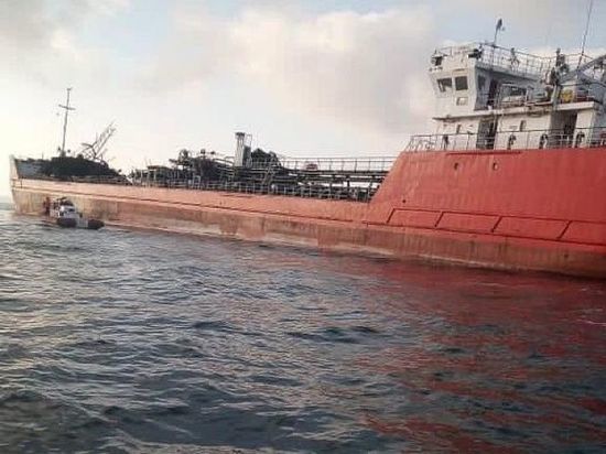После взрыва на танкере “Генерал Ази Асланов” возбуждено уголовное дело