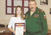 Акция военного комиссариата в городе Курчатове Курской области, в которой в качестве волонтера приняла участие 17-летняя школьница, вызвала нешуточные споры в соцсетях и на форумах