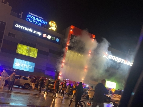 В Котласе произошёл пожар в ТРЦ «Столица»