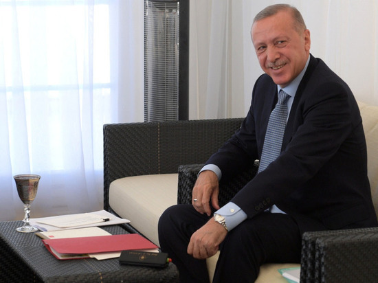 Боррель назвал заявления Эрдогана о Макроне неприемлемыми